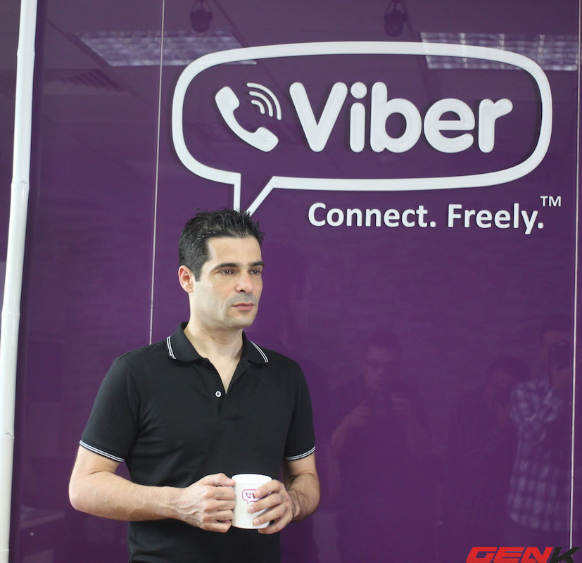 CEO Viber Talmon Marco tới văn phòng Viber Việt Nam ở TP. Hồ Chí Minh.