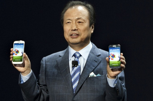iPhone 6 lùi ra mắt, Samsung "mở cờ trong bụng"