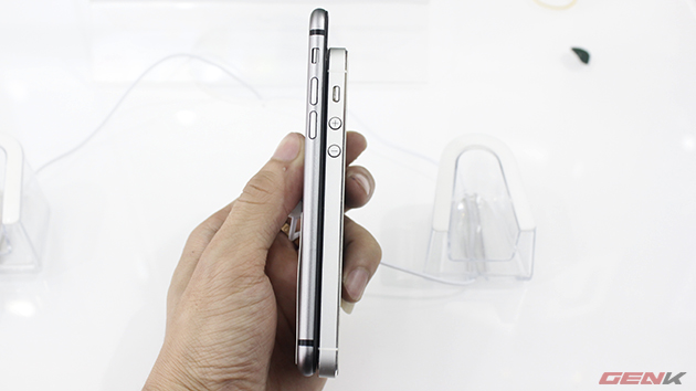 Mỏng hơn iPhone 5/5s 0.6mm (7mm so với 7.6mm) nhưng với thiết kế bo tròn nhiều hơn, mô hình iPhone 6 cho cảm giác nhìn mỏng hơn rất nhiều và cầm thoải mái trên tay.