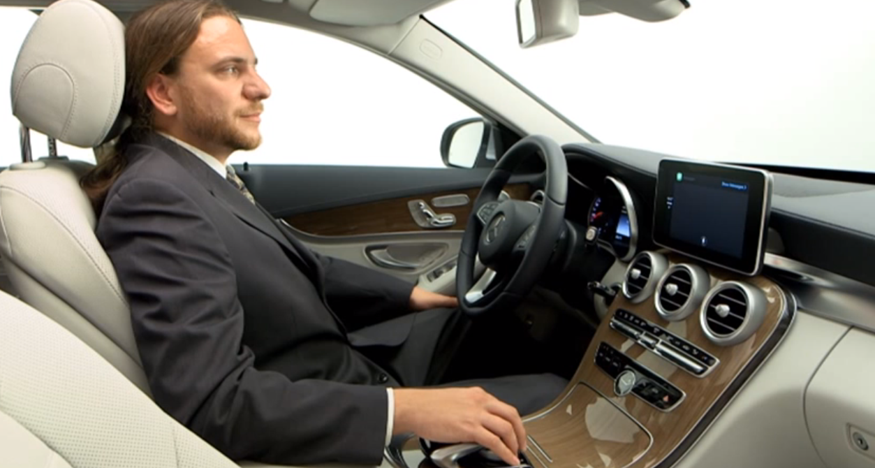 Video thực tế tính năng CarPlay của Apple trên dòng xe Mercedes-Benz