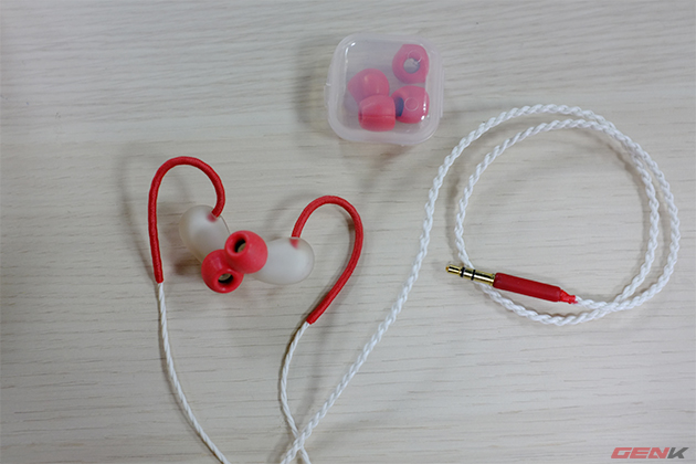 Mở hộp bản thương mại của Jelly Ear, tai nghe made in Việt Nam đầu tiên