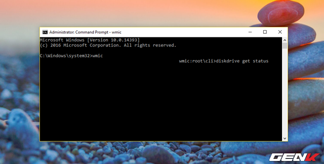  Sau khi đã thực thi lệnh trên, bạn hãy tiếp tục nhập vào lệnh “diskdrive get status” và nhấn phím ENTER để thực thi. 