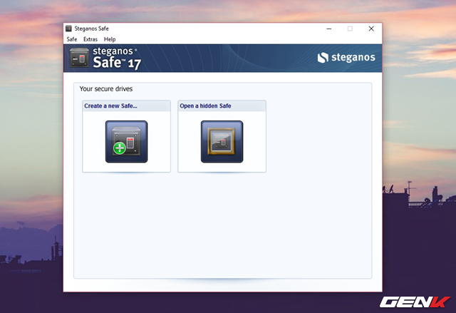  Khi hoàn thành cài đặt, giao diện chính của Steganos Safe sẽ xuất hiện trên màn hình desktop với 2 lựa chọn chính, bao gồm tự tạo một chiếc “két sắt” mới theo nhu cầu của bạn (Create a new Safe…) và lựa chọn còn lại có tác dụng nhanh chóng di chuyển các tập tin hoặc thư mục vào một phân vùng ảo được bảo vệ bởi Steganos Safe với một số các thiết lập mặc định. 