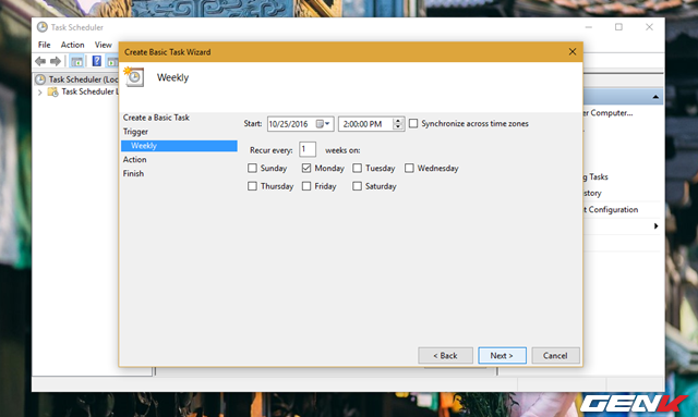  Ở giao diện thiết lập kế tiếp của lựa chọn “Weekly”, bạn hãy tiến hành lựa chọn theo gian theo Thứ trong tuần và thời điểm để cho phép Windows tiến hành “dọn dẹp”. Ở đây ta lấy ví dụ là vào Thứ 2 (Monday) lúc 14h chiều. 
