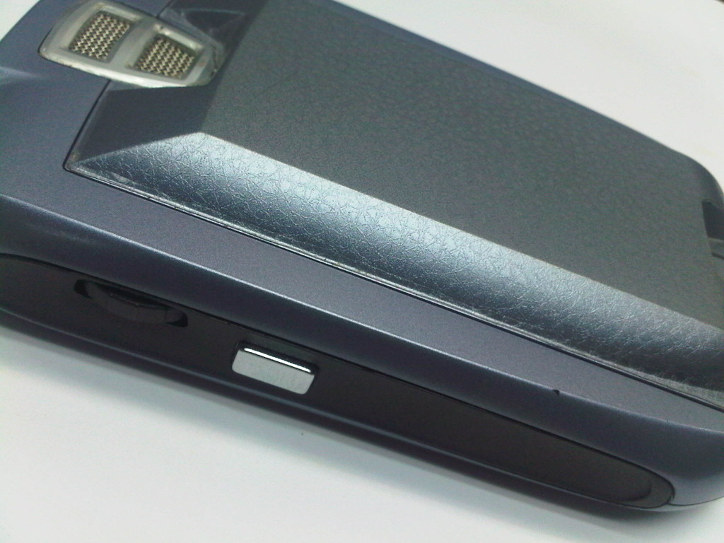  Từ việc đơn giản như thay thế nắp lưng g&ugrave;... 