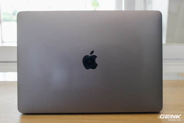 Đập hộp MacBook Pro 13 inch thế hệ mới, đặt cạnh MacBook 2015: Mỏng hơn rất nhiều, đẹp ấn tượng, dùng cực đã! - Ảnh 18.