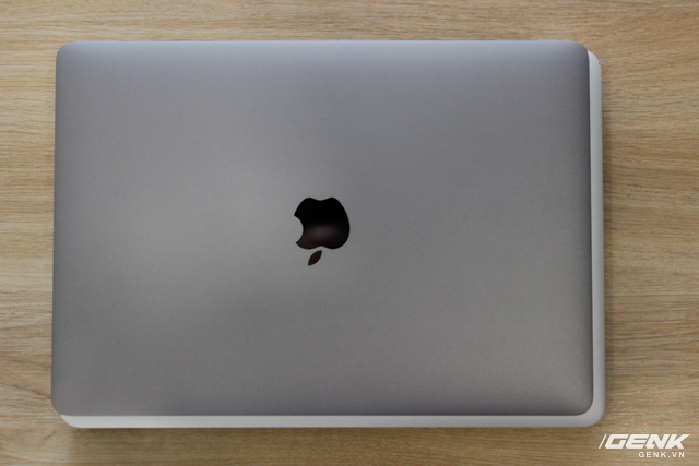 Đập hộp MacBook Pro 13 inch thế hệ mới, đặt cạnh MacBook 2015: Mỏng hơn rất nhiều, đẹp ấn tượng, dùng cực đã! - Ảnh 29.