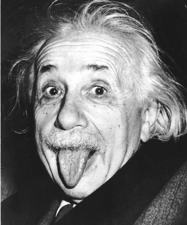  Bức hình Albert Einstein vô cùng nổi tiếng 