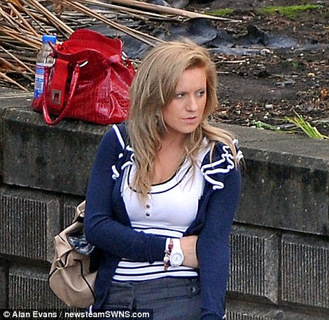  Danielle Corns - cô gái tham lam chôm đồ trong một cuộc bạo loạn ở trung tâm thành phố Wolverhampton và bị cảnh sát tóm không lâu sau 