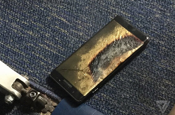 Một chuyến bay của hãng hàng không Mỹ Southwest đã phải hạ cánh do một chiếc Galaxy Note 7 bị nóng và bốc khói trên máy bay.