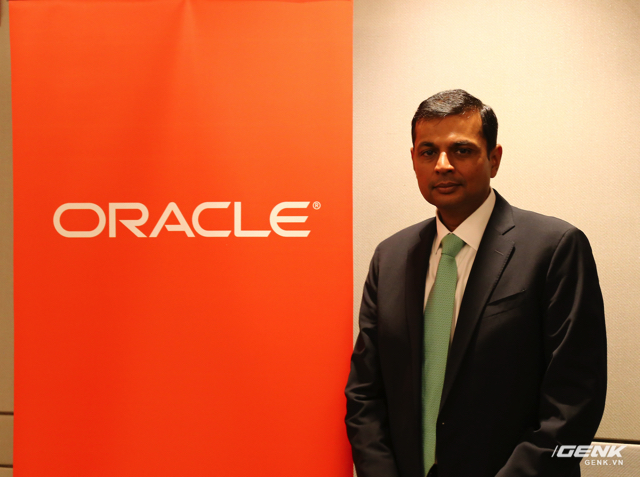  Ông Amit Suxena, Giám đốc Kinh doanh Ứng dụng, khu vực Đông Nam Á và Nam Á, tập đoàn Oracle. 