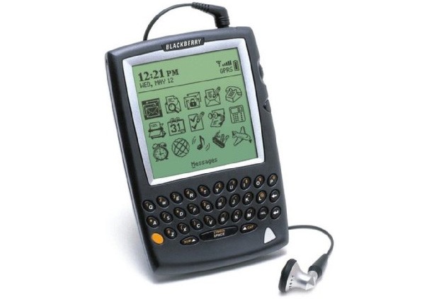  BlackBerry 5810 ra đời năm 2002 với thiết kế không được bắt mắt cho lắm. 