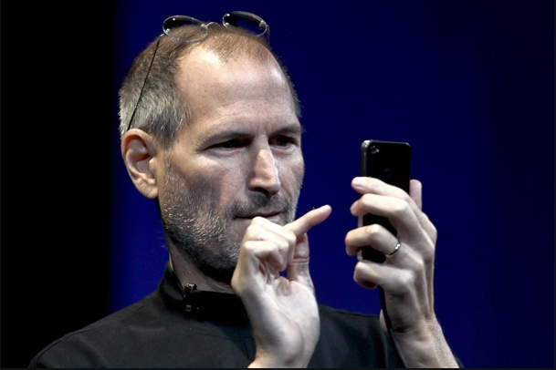 Steve Jobs không thích tên gọi Siri.