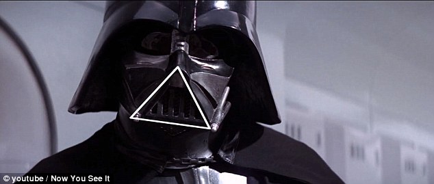  Mặt nạ của Darth Vader có một hình tam giác lớn, gợi lên sự ghê sợ nơi nhân vật này. 