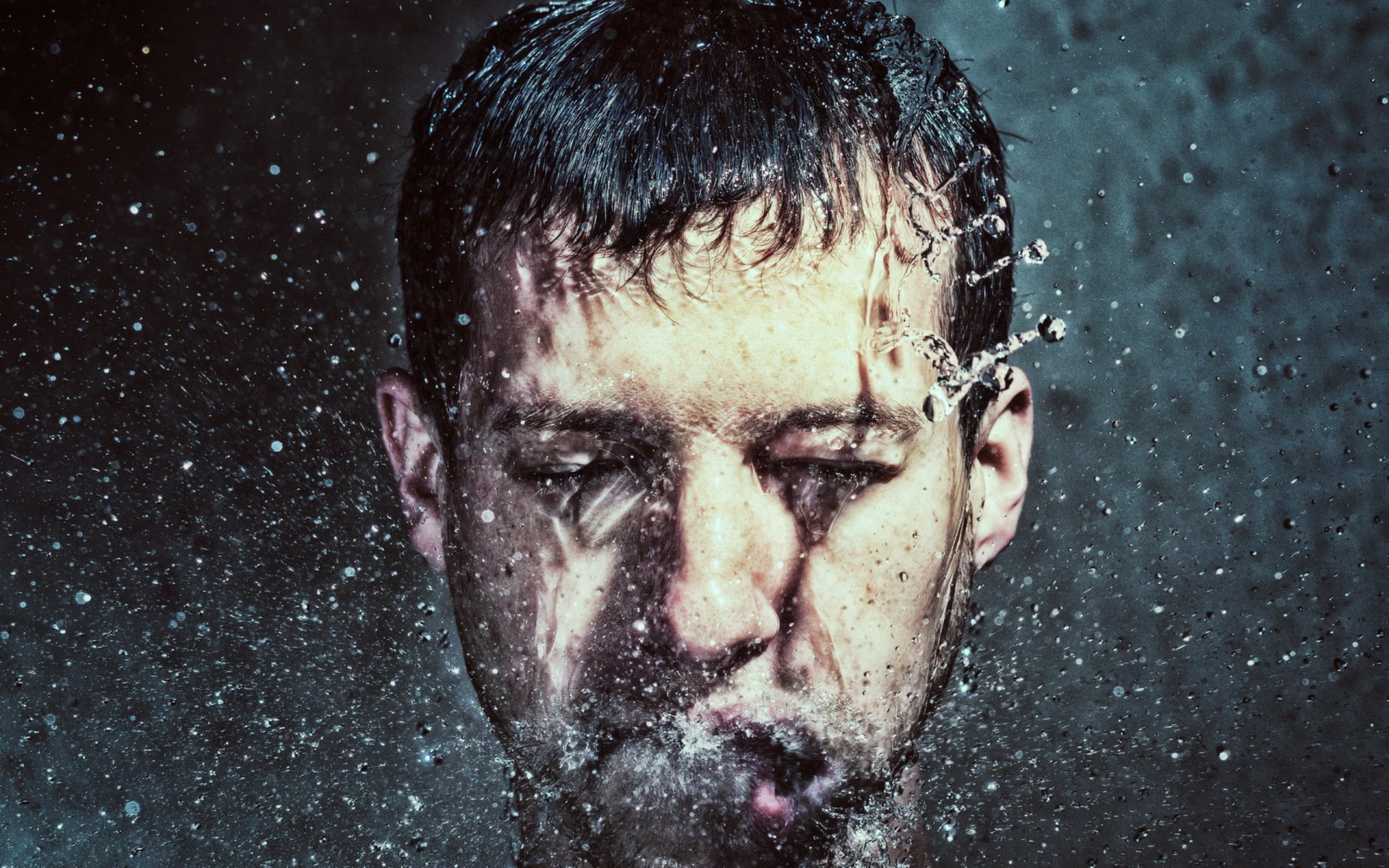  ...Nếu t&ocirc;i đến muộn tr&ecirc;n 15 ph&uacute;t, tr&ocirc;ng t&ocirc;i như vừa bước l&ecirc;n từ bể bơi vậy 