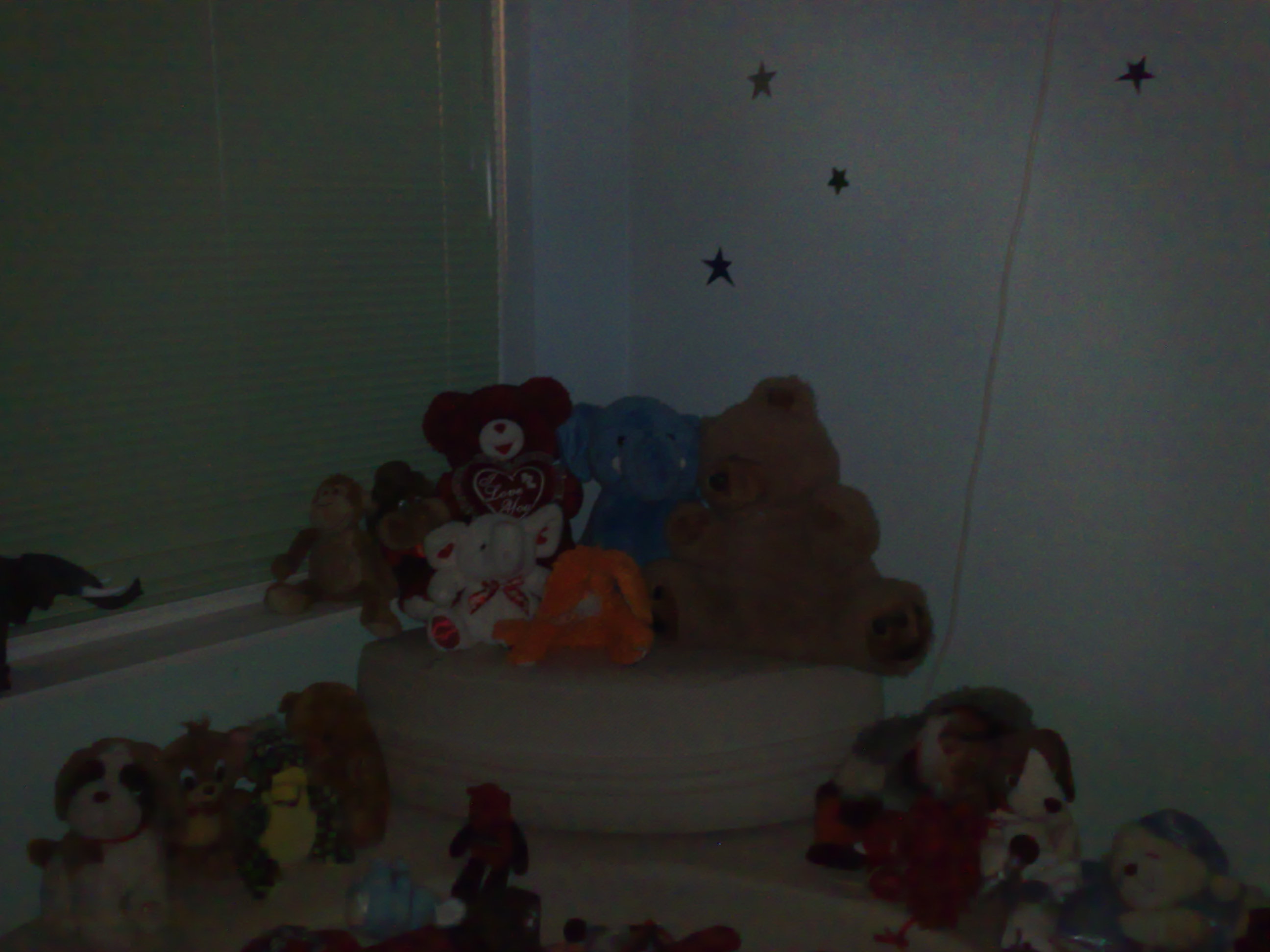 Ảnh chụp trong nh&agrave; - thiếu s&aacute;ng