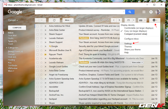  Nhấp vào biểu tượng bánh răng ở giao diện Gmail và nhấp vào tùy chọn “Settings”. 