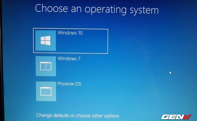  Sau khi cài đặt, Windows sẽ tự động tạo menu lựa chọn để bạn truy cập vào Phoenix OS. 