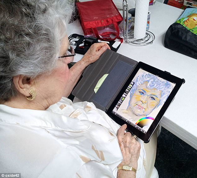  Cụ bà 84 tuổi được cô cháu gái mua tặng chiếc iPad để thỏa đam mê vẽ. Và đây là “kiệt tác” sau 30 phút khiến mọi người ngỡ ngàng. 