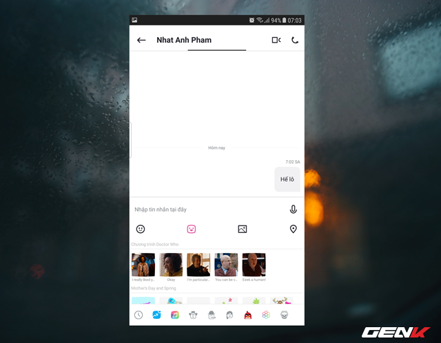  Lựa chọn sticket để gửi trong lúc trò chuyện. 
