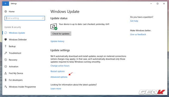 Trong Update & Security, bạn hãy tìm đến nhóm thiết lập Windows Update và nhấp vào lựa chọn “Advanced Options”. 