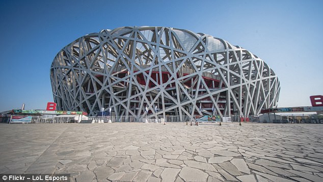  Sân vân động Tổ chim tại Bắc Kinh, Trung Quốc, nơi diễn ra giải đấu và trận chung kết 