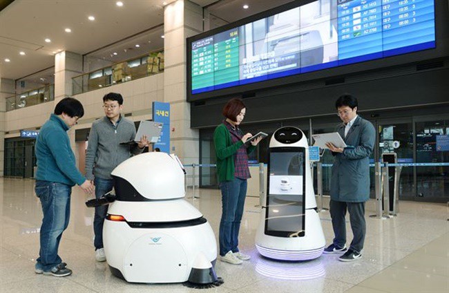  Sản phẩm robot của LG đang đóng vai trò trợ thủ đắc lực tại sân bay quốc tế Incheon. 