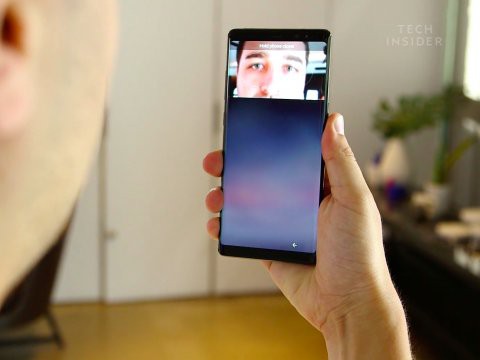 Tính năng quét mống mắt đã trở lại cùng Galaxy Note 8. 