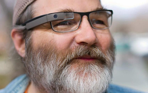  Amazon lấy âm thanh làm xương sống thay vì tích hợp máy ảnh và màn hình như Google Glass 