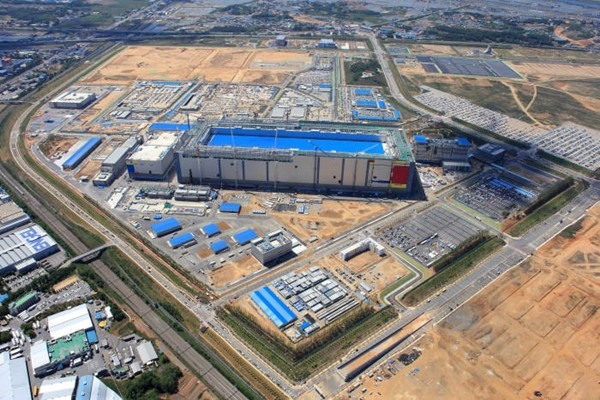  Quang cảnh trên cao từ nhà máy sản xuất bán dẫn Pyeongtaek của Samsung đang dần hình thành 