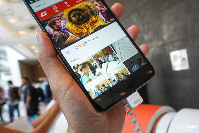  Máy hỗ trợ tính năng chia đôi màn hình của Android Nougat. Người dùng cũng có thể sao lưu ảnh không giới hạn thông qua dịch vụ Google Photos 