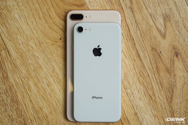  Có thể thấy, iPhone 8 Plus có kích thước lớn hơn rất nhiều 