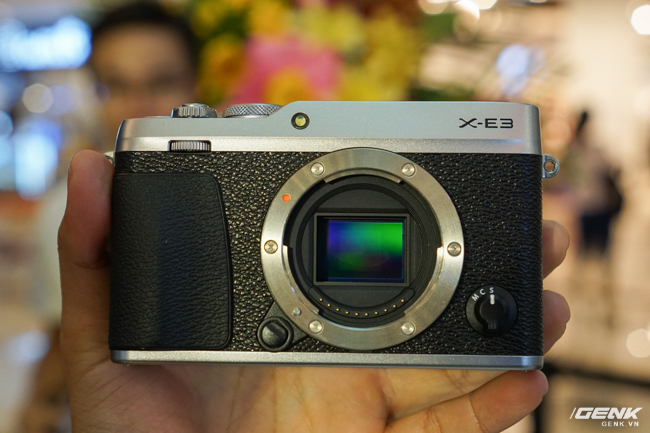 Fujifilm Việt Nam ra mắt máy ảnh không gương lật X-E3: sử dụng cảm biến 24 MP X-Trans III, đã có joystick, giá 21,99 triệu cho body - Ảnh 5.