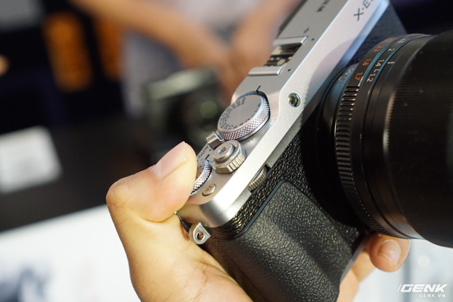 Fujifilm Việt Nam ra mắt máy ảnh không gương lật X-E3: sử dụng cảm biến 24 MP X-Trans III, đã có joystick, giá 21,99 triệu cho body - Ảnh 11.