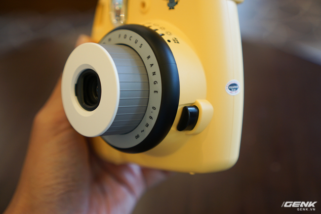 Mở hộp máy chụp ảnh lấy liền Fujifilm Instax Mini 8 phiên bản Minion, nhí nhố và độc đáo hơn - Ảnh 7.