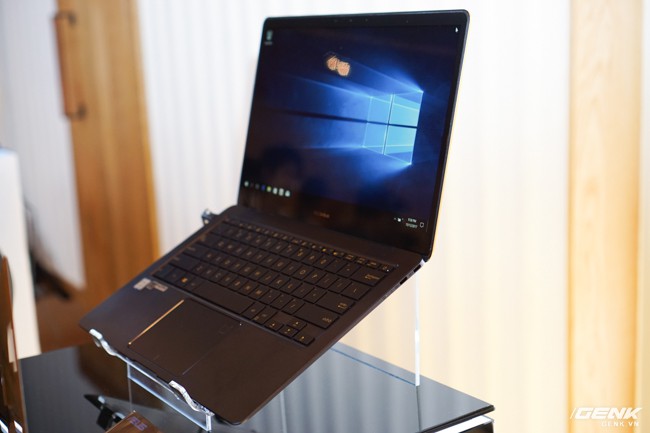 ASUS giới thiệu loạt laptop mùa cuối năm tại thị trường Việt Nam, công bố tất cả các sản phẩm từ tháng 11/2017 trở đi sẽ dùng Windows 10 bản quyền - Ảnh 4.
