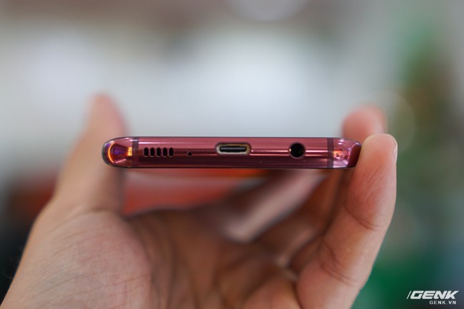 Trên tay Samsung Galaxy S8 phiên bản Burgundy Red tại Việt Nam: nhuộm tràn sắc đỏ yêu thương mùa Noel năm nay - Ảnh 16.