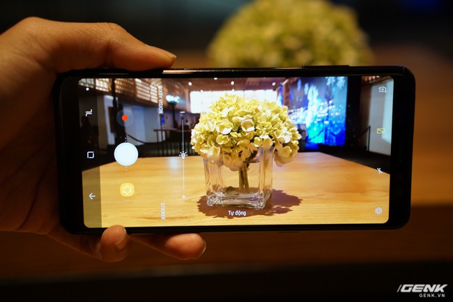 Bộ đôi Samsung Galaxy A8 (2018) và Galaxy A8 (2018) chính thức ra mắt tại thị trường Việt Nam: màn hình vô cực giống dòng S cao cấp, trang bị camera selfie kép, giá từ 10.990.000 đồng - Ảnh 13.