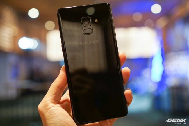 Bộ đôi Samsung Galaxy A8 (2018) và Galaxy A8 (2018) chính thức ra mắt tại thị trường Việt Nam: màn hình vô cực giống dòng S cao cấp, trang bị camera selfie kép, giá từ 10.990.000 đồng - Ảnh 10.
