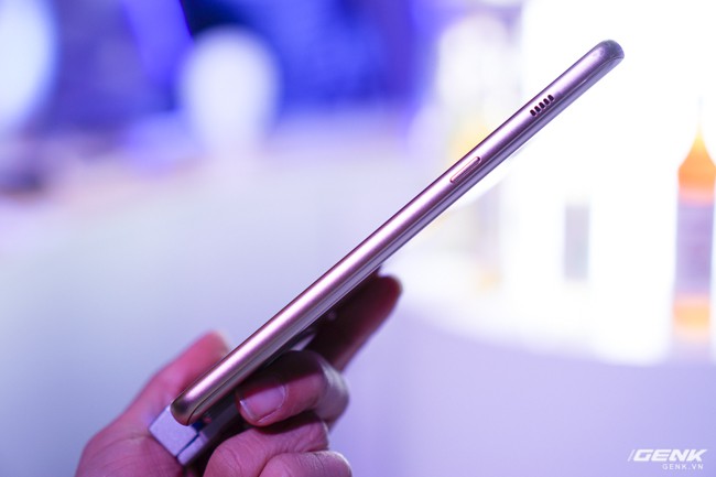 Bộ đôi Samsung Galaxy A8 (2018) và Galaxy A8 (2018) chính thức ra mắt tại thị trường Việt Nam: màn hình vô cực giống dòng S cao cấp, trang bị camera selfie kép, giá từ 10.990.000 đồng - Ảnh 22.