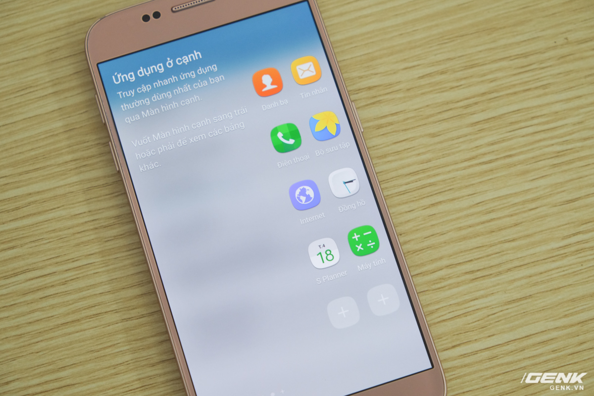 Bản ROM này được tích hợp tính năng Edge Screen, vốn độc quyền trên chiếc Galaxy S7 edge và nay cũng có mặt trên Galaxy S7