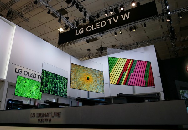  LG có thế mạnh về sản xuất màn OLED cho các sản phẩm TV của mình. 