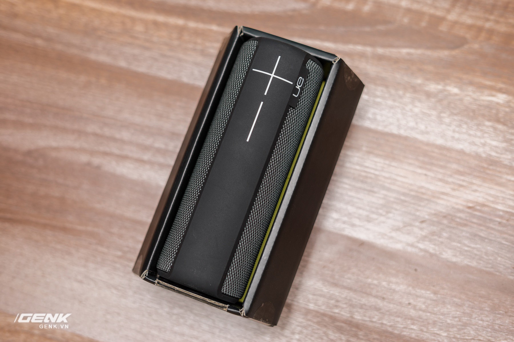 Đ&aacute;nh gi&aacute; loa di động Ultimates Ears Boom 2: ho&agrave;n thiện tốt, si&ecirc;u chống nước, chất &acirc;m sạch sẽ - Ảnh 6.