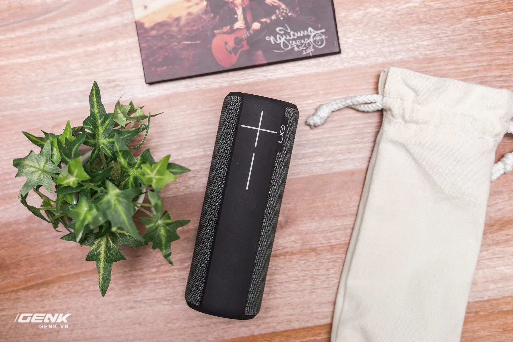 Đ&aacute;nh gi&aacute; loa di động Ultimates Ears Boom 2: ho&agrave;n thiện tốt, si&ecirc;u chống nước, chất &acirc;m sạch sẽ - Ảnh 11.