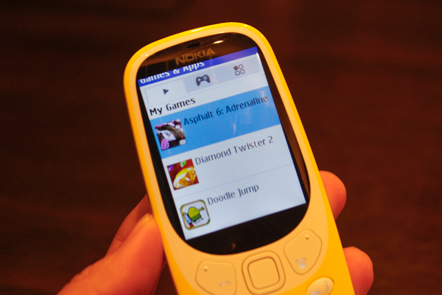  Một số trò chơi được cài đặt sẵn trên Nokia 3310. Tất nhiên khi bán ra thị trường, người dùng sẽ được dịp trải nghiệm cả trò Rắn Săn Mồi phiên bản màu sắc vô cùng vui nhộn và hấp dẫn. 