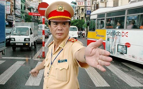  Hà Nội sẽ trang bị điện thoại thông minh cho cảnh sát giao thông. 