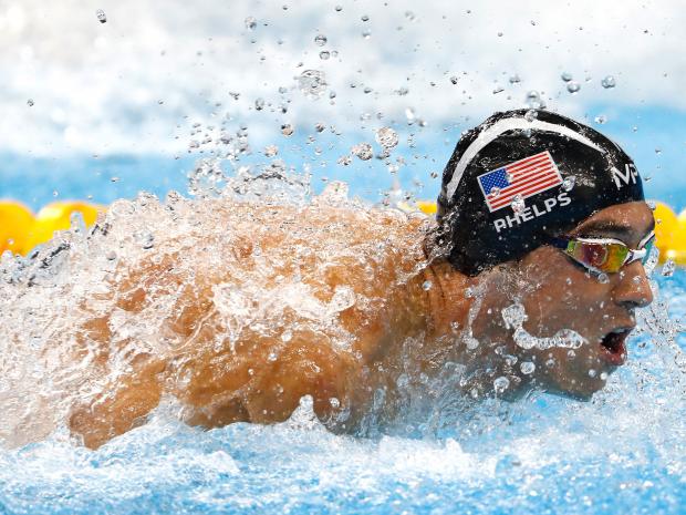  Cá mập trắng là một trong những loài động vật nhanh nhất, hung hăng nhất. Phelps là nhà vô địch vĩ đại nhất dưới nước với 39 kỷ lục thế giới. Nhưng anh ấy vẫn còn một cuộc đua nữa phải thắng. Một cuộc thi chưa từng có trước đây. Phelps sẽ bơi thi cùng cá mập. 
