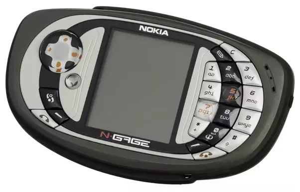  Chiếc N-gage ( xuất phát từ từ engage: cam kết) là một máy chơi game kết hợp với điện thoại của Nokia, được chạy trên Series 60 nguyên bản của hệ điều hành Symbian OS v6.1. Đây là một điện thoại tuyệt vời để chơi video game và đồng thời là thiết bị thu âm đỉnh cao. Ngoài ra dĩ nhiên nó vẫn nối tiếp truyền thống trâu bò của Nokia, từ vỏ đến pin. 