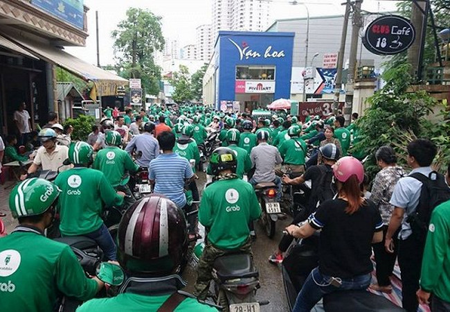  Cộng đồng GrabBike đông đảo tại Hà Nội lên tới hàng vạn người 