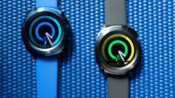  Đồng hồ theo dõi sức khỏe và các hoạt động thể thao mới đến từ Samsung. 